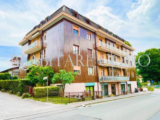 Appartamento in vendita a Lipomo, Como