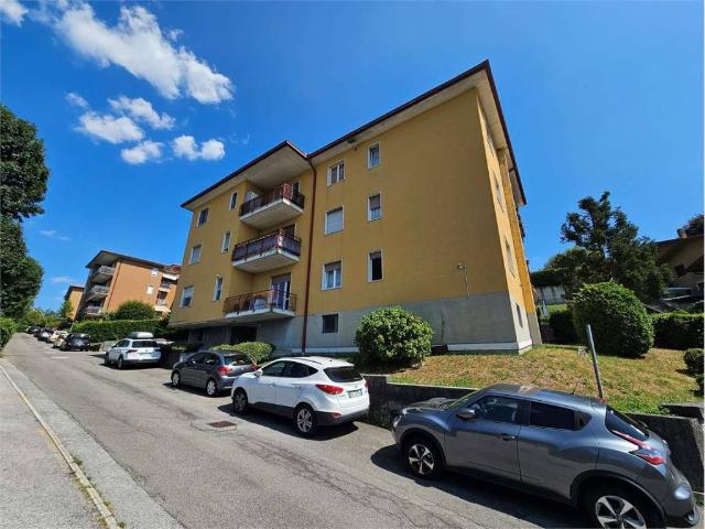 Appartamento in vendita a Lipomo, Lombardia