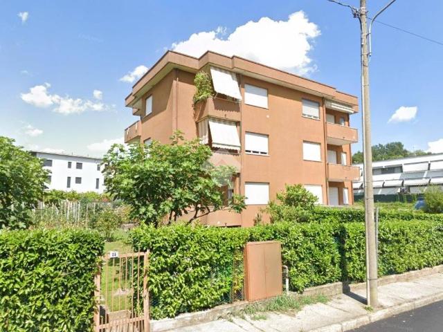 Appartamento in vendita a Lipomo, Lombardia