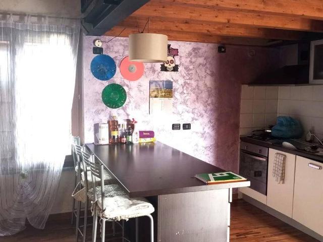 Appartamento in vendita a Liscate, Lombardia