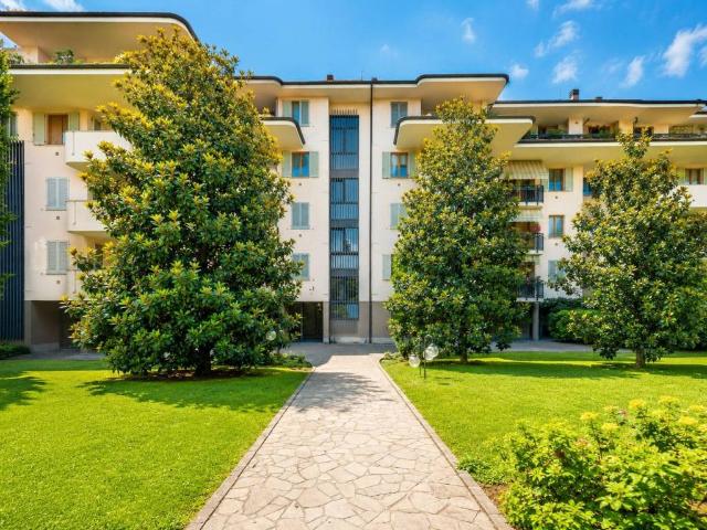 Appartamento in vendita a Liscate, Lombardia