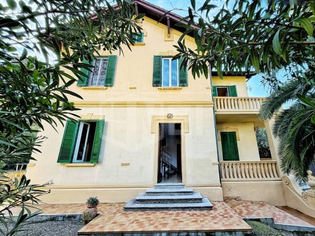 Appartamento in vendita a Quercianella, Livorno