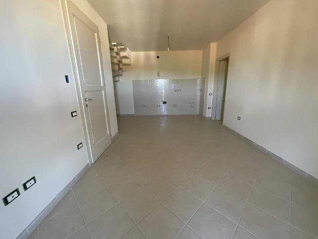 Appartamento in vendita a Quercianella, Livorno