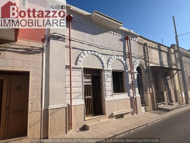 Appartamento in vendita a Lizzano, Taranto