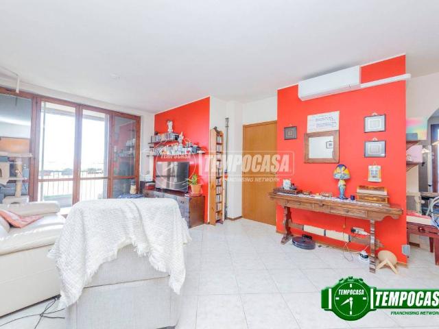 Appartamento in vendita a Carpiano, Lombardia