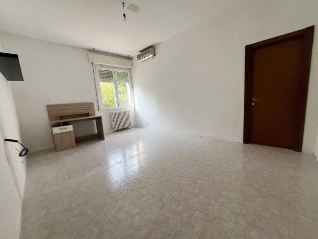 Appartamento in vendita a Locate Varesino, Como
