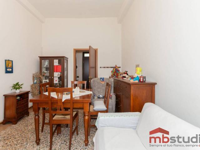 Appartamento in vendita a Locate Varesino, Lombardia