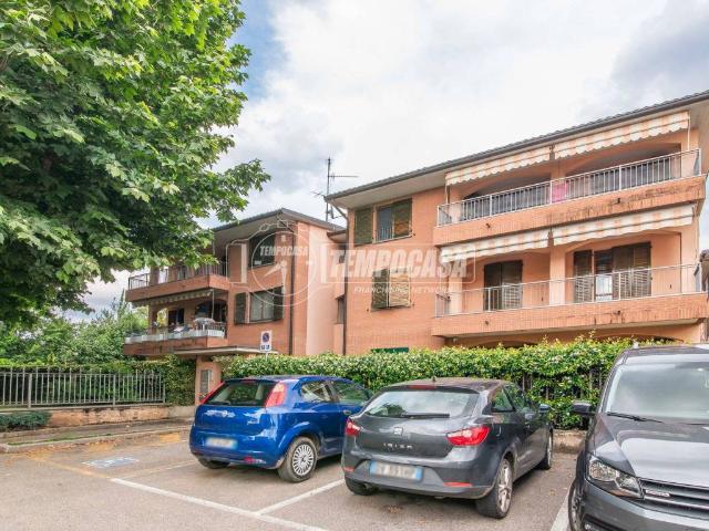 Appartamento in vendita a Locate Varesino, Como