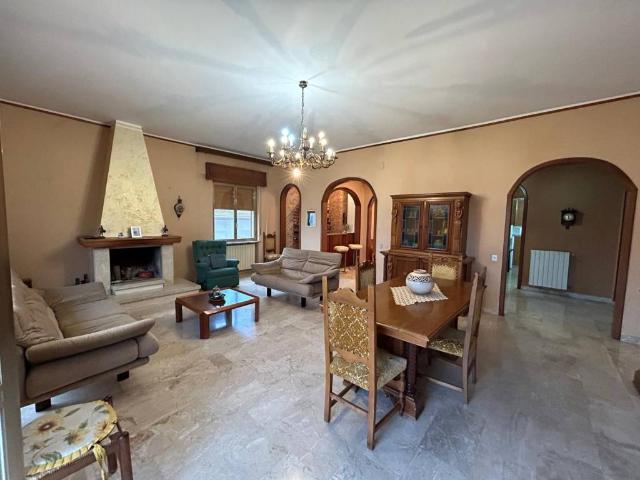 Appartamento in vendita a Calabria, Reggio Calabria