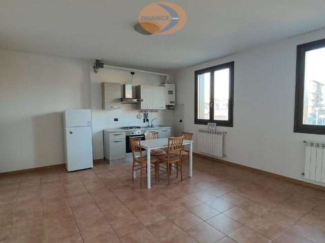 Appartamento in vendita a Lomagna, Lombardia