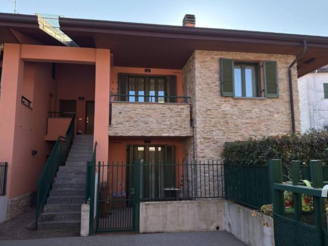 Appartamento in vendita a Lomagna, Lombardia