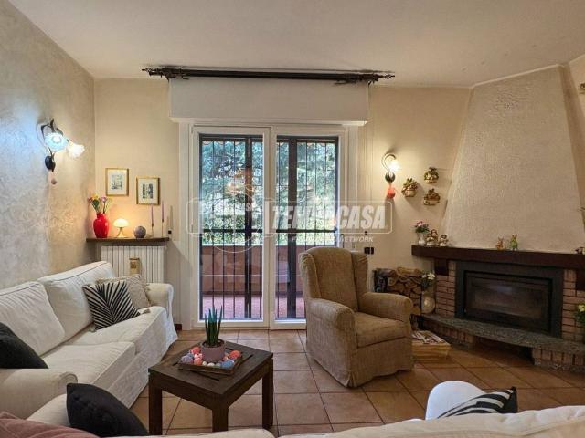 Appartamento in vendita a Lomagna, Lecco