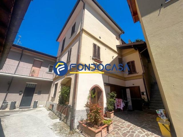 Appartamento in vendita a Lomagna, Lombardia