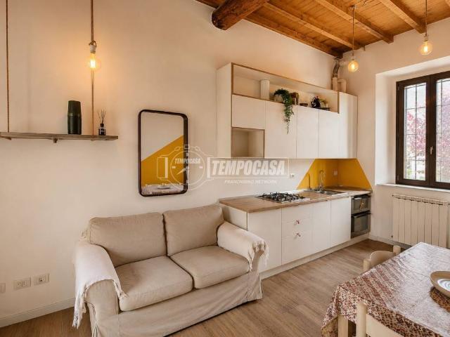 Appartamento in vendita a Lomagna, Lombardia