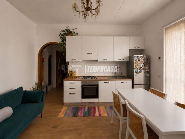 Appartamento in vendita a Lomagna, Lombardia