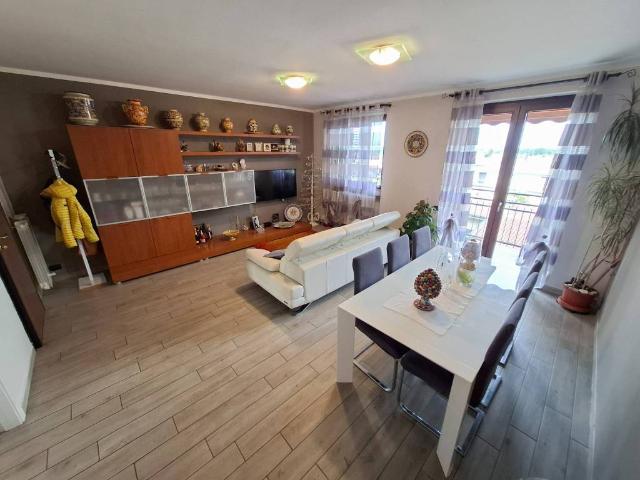 Appartamento in vendita a Lomazzo di Sopra, Lomazzo