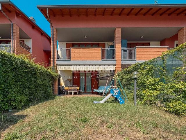 Appartamento in vendita a Lomazzo, Lombardia