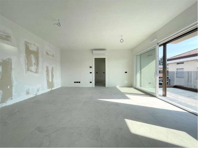Appartamento in vendita a Lomazzo, Lombardia