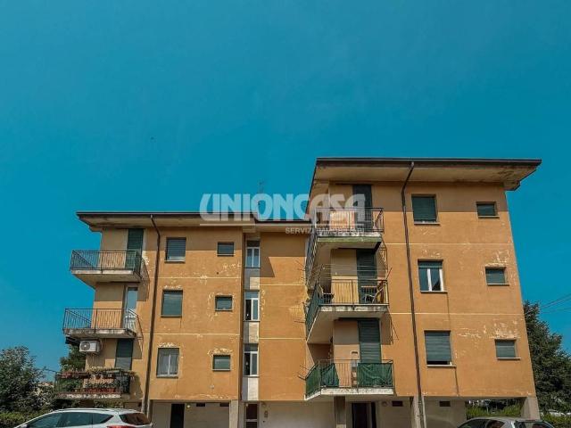 Appartamento in vendita a Lomazzo, Lombardia