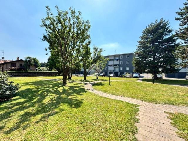 Appartamento in vendita a Lomazzo, Lombardia