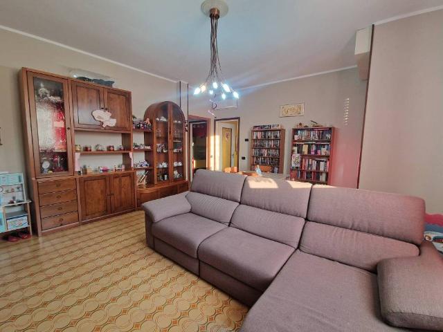 Appartamento in vendita a Lomello, Lombardia