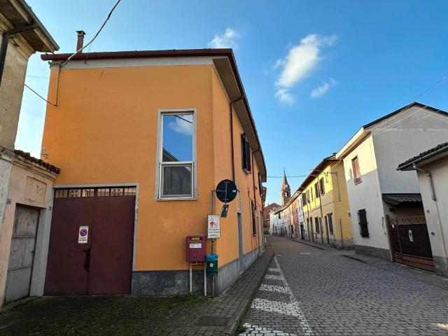 Appartamento in vendita a Lomello, Lombardia