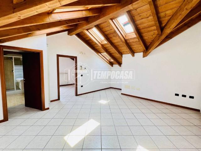 Appartamento in vendita a Lonate Pozzolo, Lombardia
