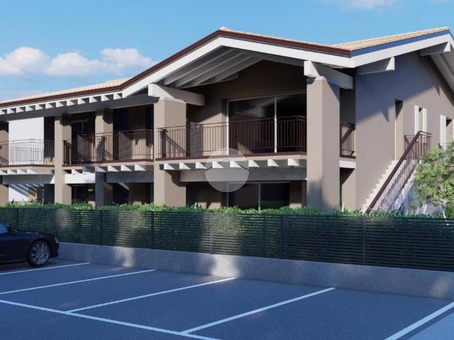 Appartamento in vendita a Lonato, Lombardia