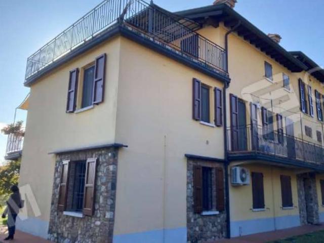 Appartamento in vendita a Lonato, Lombardia