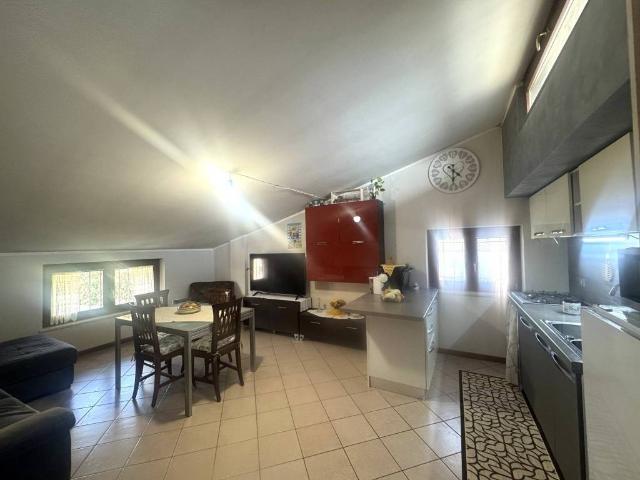 Appartamento in vendita a Lonato, Lombardia