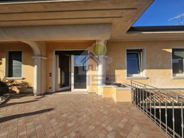 Appartamento in vendita a Lonato, Brescia