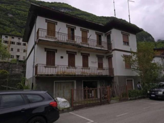 Appartamento in vendita a Longarone, Veneto