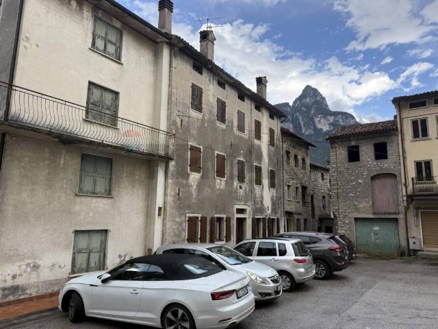 Appartamento in vendita a Longarone, Veneto