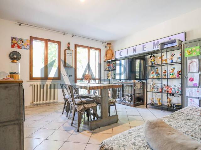 Appartamento in vendita a Longiano, Reggio Emilia