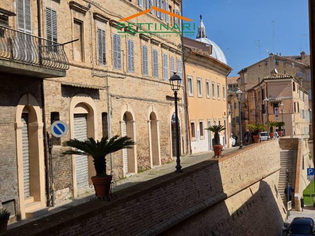 Appartamento in vendita a Marche, Ancona