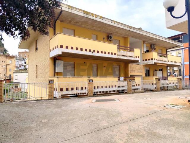 Appartamento in vendita a Loreto Aprutino, Abruzzo