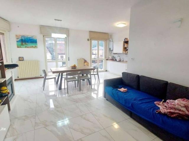Appartamento in vendita a Lovere, Lombardia