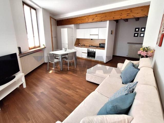 Appartamento in vendita a Lovere, Lombardia