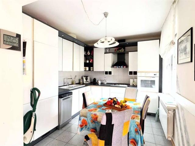 Appartamento in vendita a Lovere, Lombardia