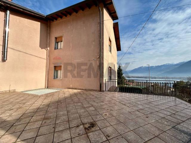 Appartamento in vendita a Lovere, Lombardia