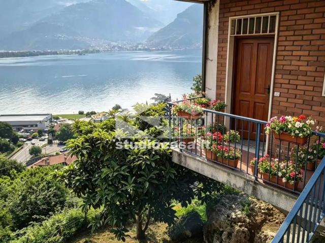 Appartamento in vendita a Lovere, Lombardia