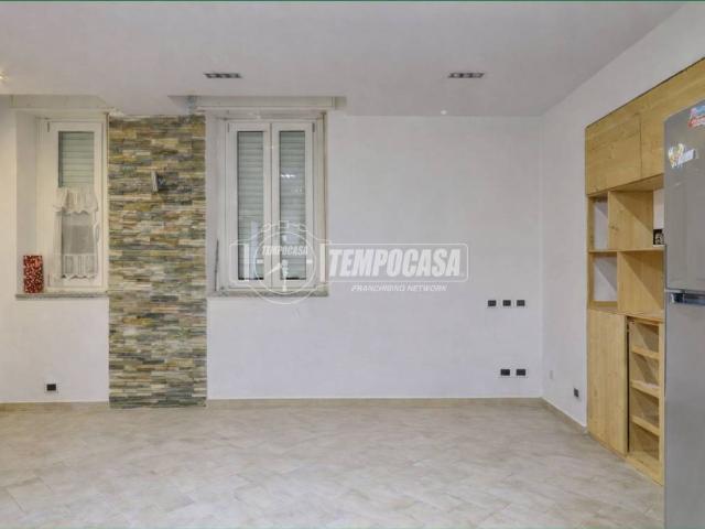 Appartamento in vendita a Lozza, Lombardia