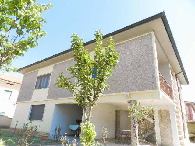 Appartamento in vendita a San Cassiano a Vico, Bagni Di Lucca Ponte