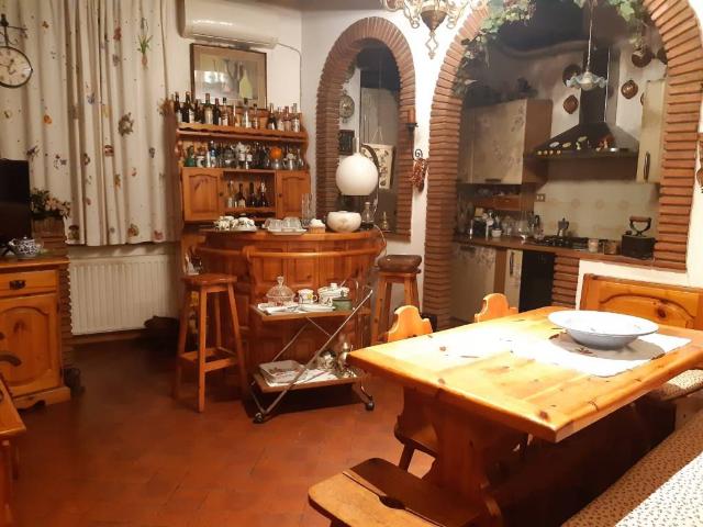 Appartamento in vendita a Tempagnano di Lunata, Bagni Di Lucca Ponte