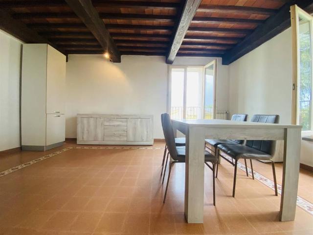 Appartamento in vendita a Picciorana, Lucca
