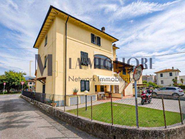 Appartamento in vendita a Corte Dovichetti, Bagni Di Lucca Ponte