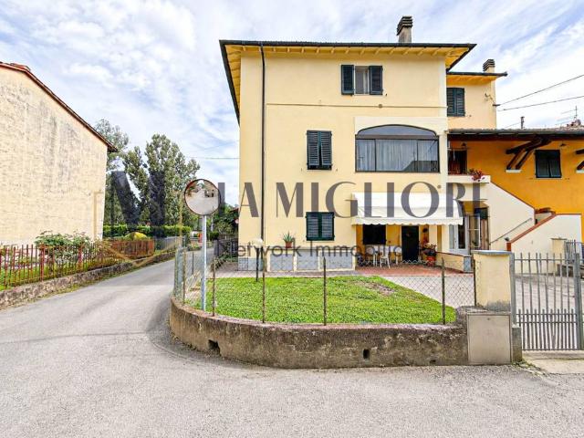 Appartamento in vendita a Corte Dovichetti, Bagni Di Lucca Ponte