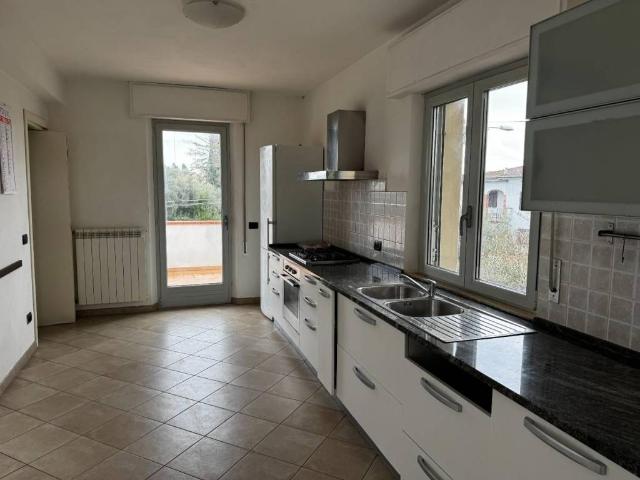 Appartamento in vendita a San Cassiano a Vico, Bagni Di Lucca Ponte