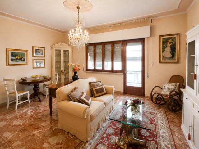 Appartamento in vendita a Corte Pistelloni, Lucca