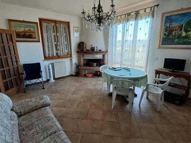 Appartamento in vendita a Lucignano, Toscana
